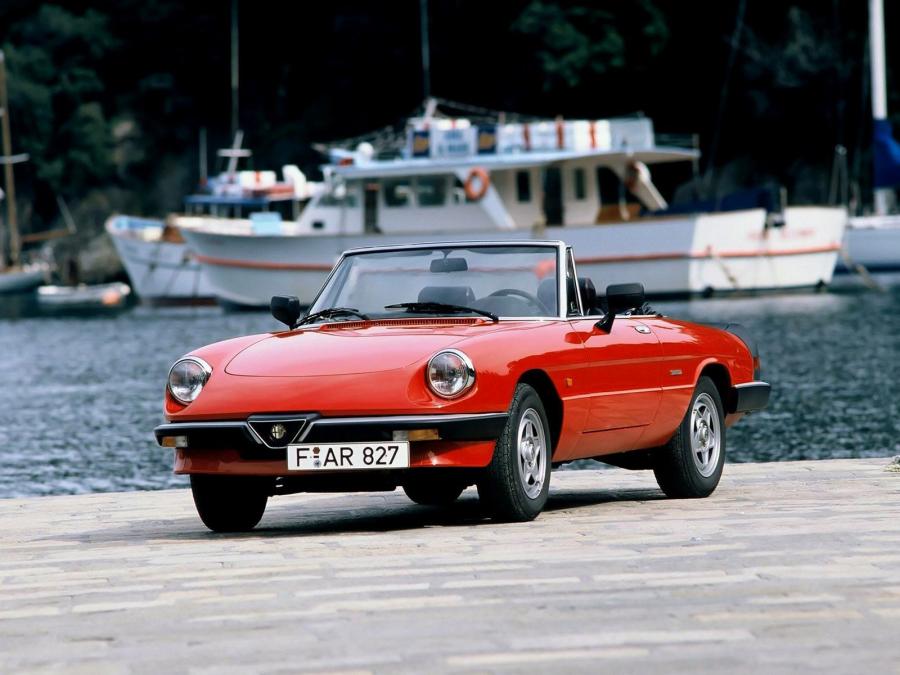 Alfa Romeo Spider 1986 года  (фото 4 из 12)